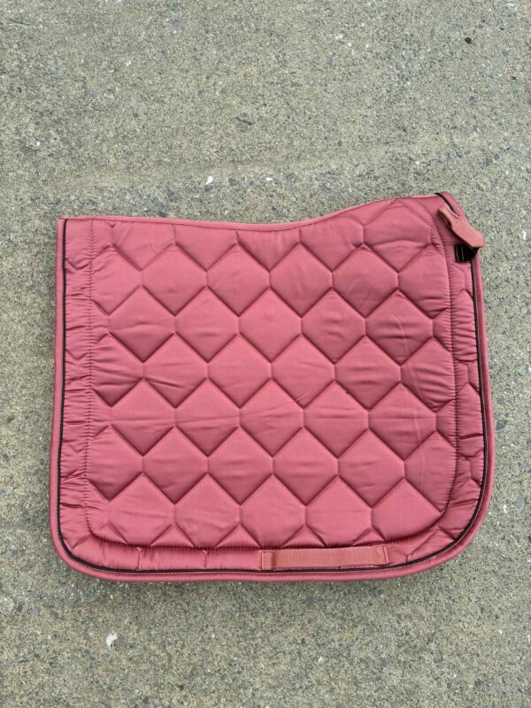 Tapis de selle QHP Classy